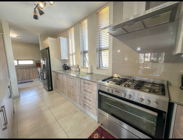 4 BEDROOM HOUSE FOR SALE IN MIDSTREAM MEADOWS